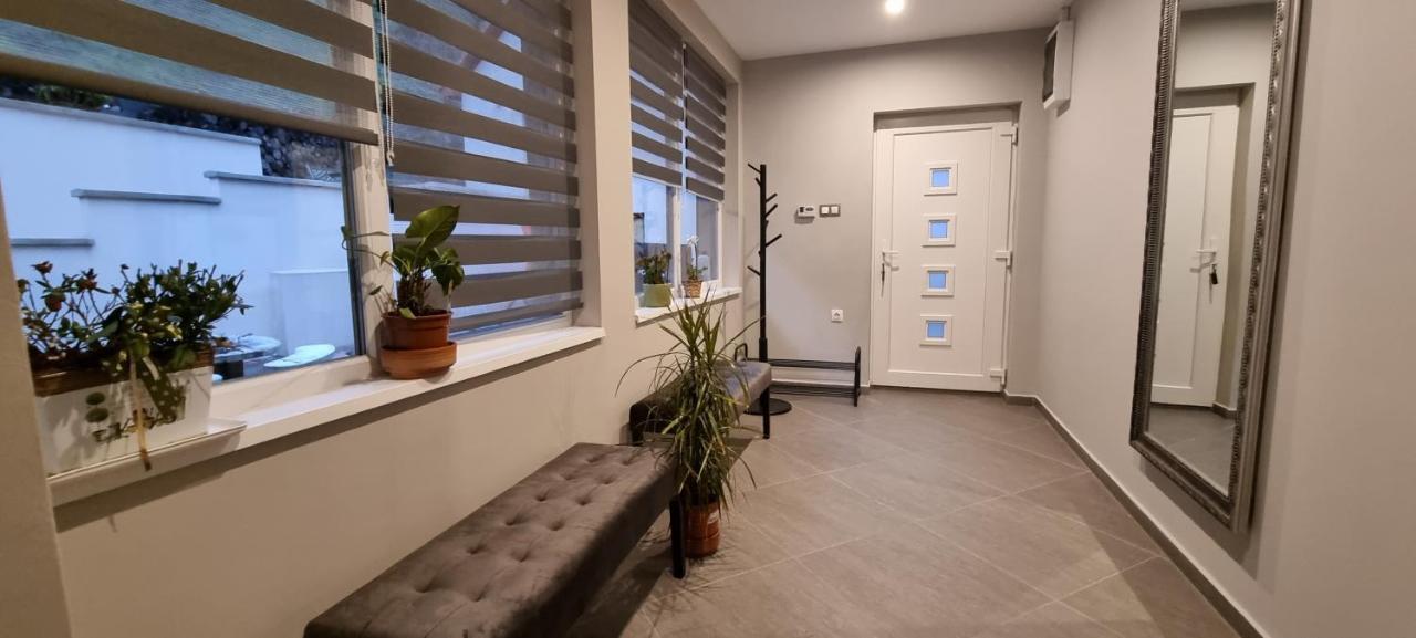 Hos-Cegledi Vendeghaz Miskolc -Oenallo Otthon, Mely Csak Az Oenoeke Extérieur photo