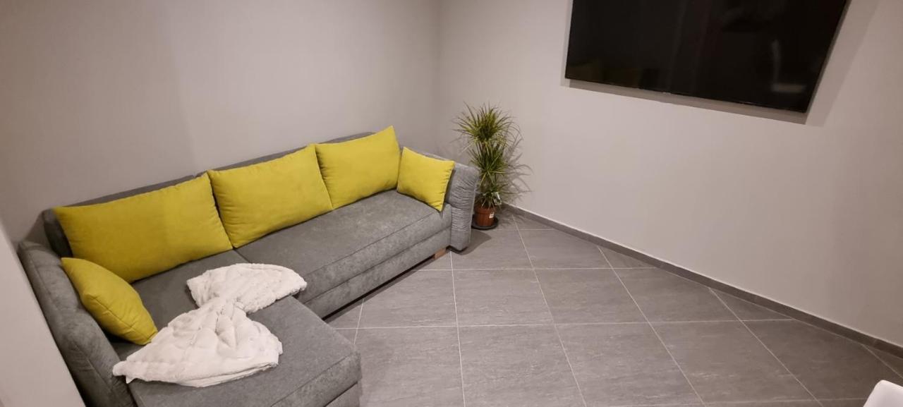 Hos-Cegledi Vendeghaz Miskolc -Oenallo Otthon, Mely Csak Az Oenoeke Extérieur photo